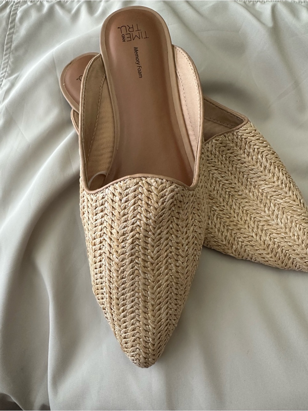👡 Time and Tru Women’s Woven Raffia Mule Flats Memory Foam Size 8 NWOT